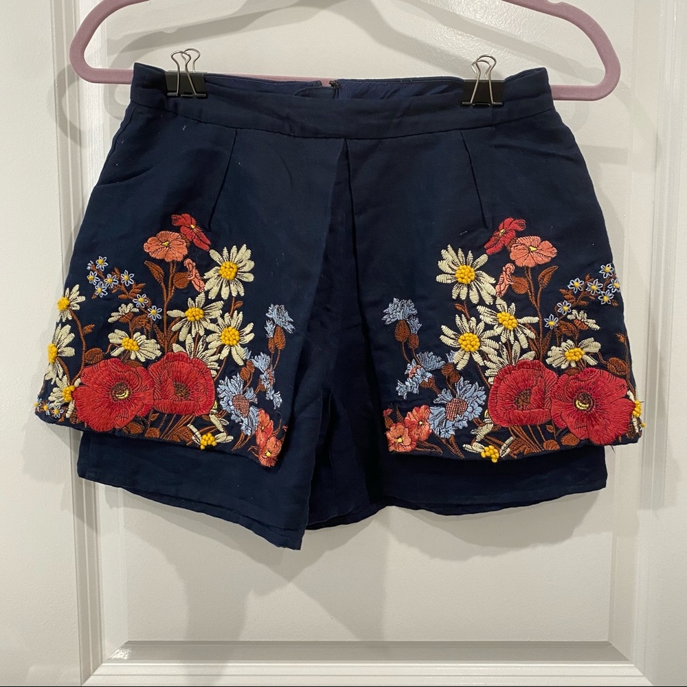 Anthropologie - Embroidered Shorts - Navy - Size 2